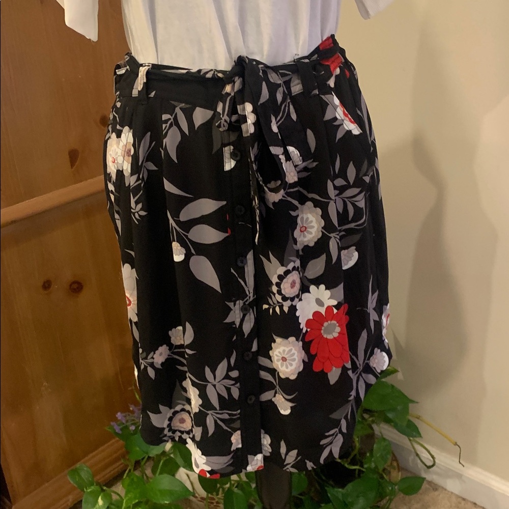 🌹Vintage LOFT • EUC Floral Tie-Waist Black Mini Skirt